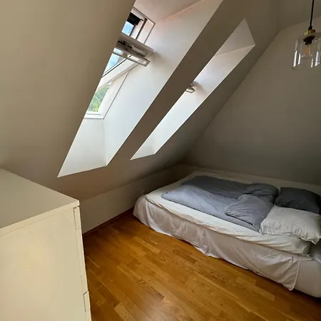Koselig Loftsleilighet Sentralt I ברגן
